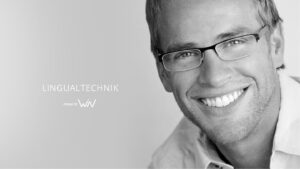 Mann nach Behandlung mit lingualer Zahnspange, Photo by DW Lingual Systems